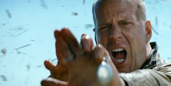 Bruce-Willis-in-Looper-2012-Movie-Image-600x301