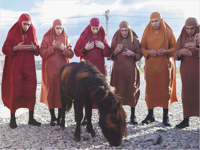 495042.jpg-r_640_600-b_1_D6D6D6-f_jpg-q_x-xxyxx